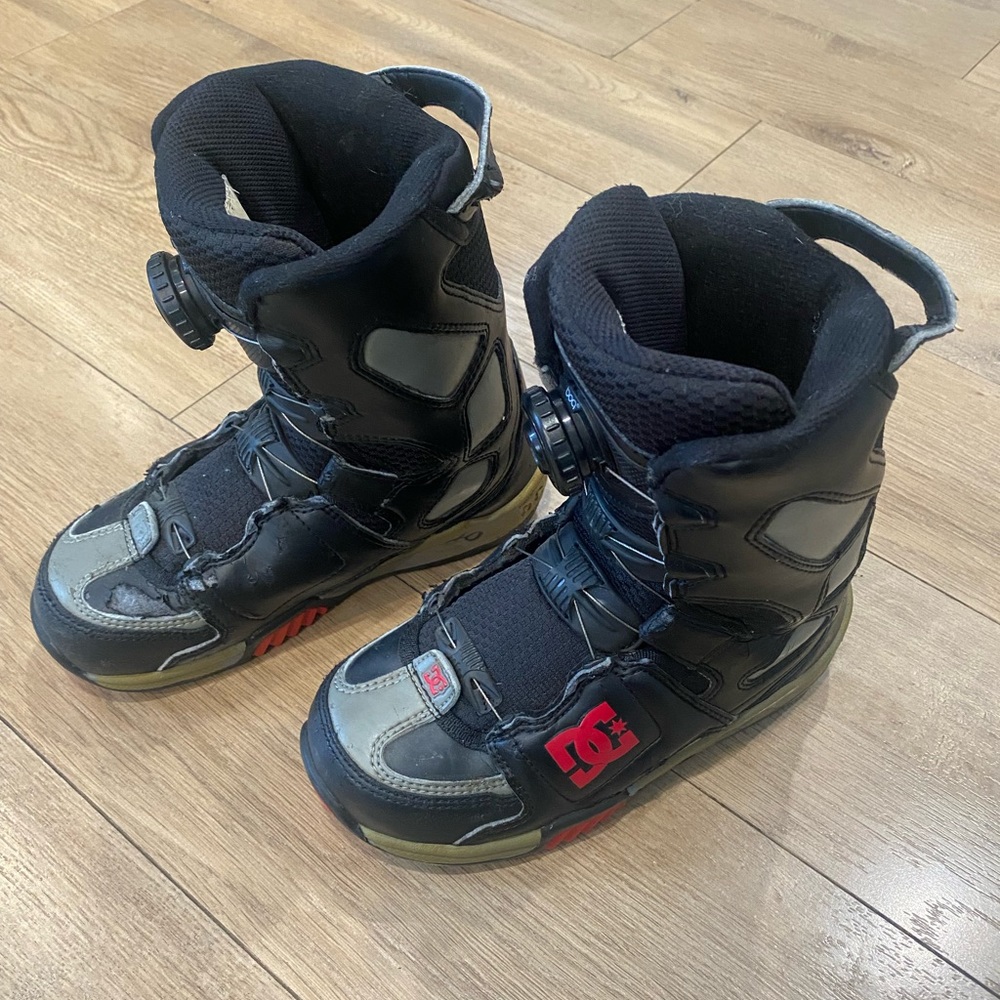 COPY - Kid’s DC Shoe Company Snowboard Boots - Size 4K - Black/Red